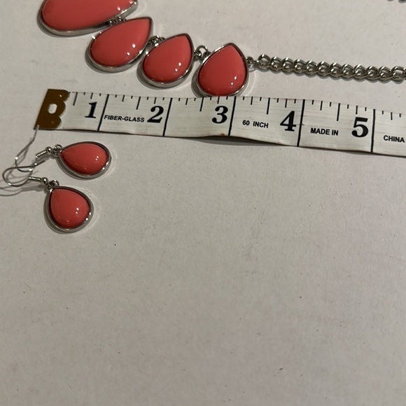 Pink Necklace Set pre owned - Picture 7 of 7